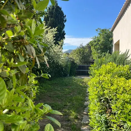 Βίλα Elegant 100m From Pellicano Sea View & Private Garden Όλμπια