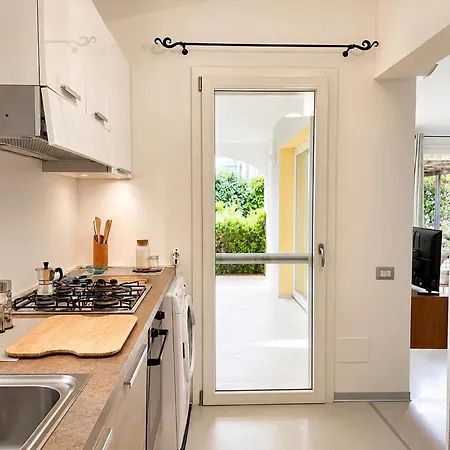 Βίλα Elegant 100m From Pellicano Sea View & Private Garden Όλμπια